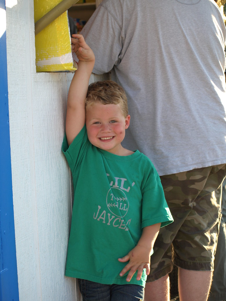 Auburn Optimist Fireworks Stand 2008 Every June, the Aubur… Flickr