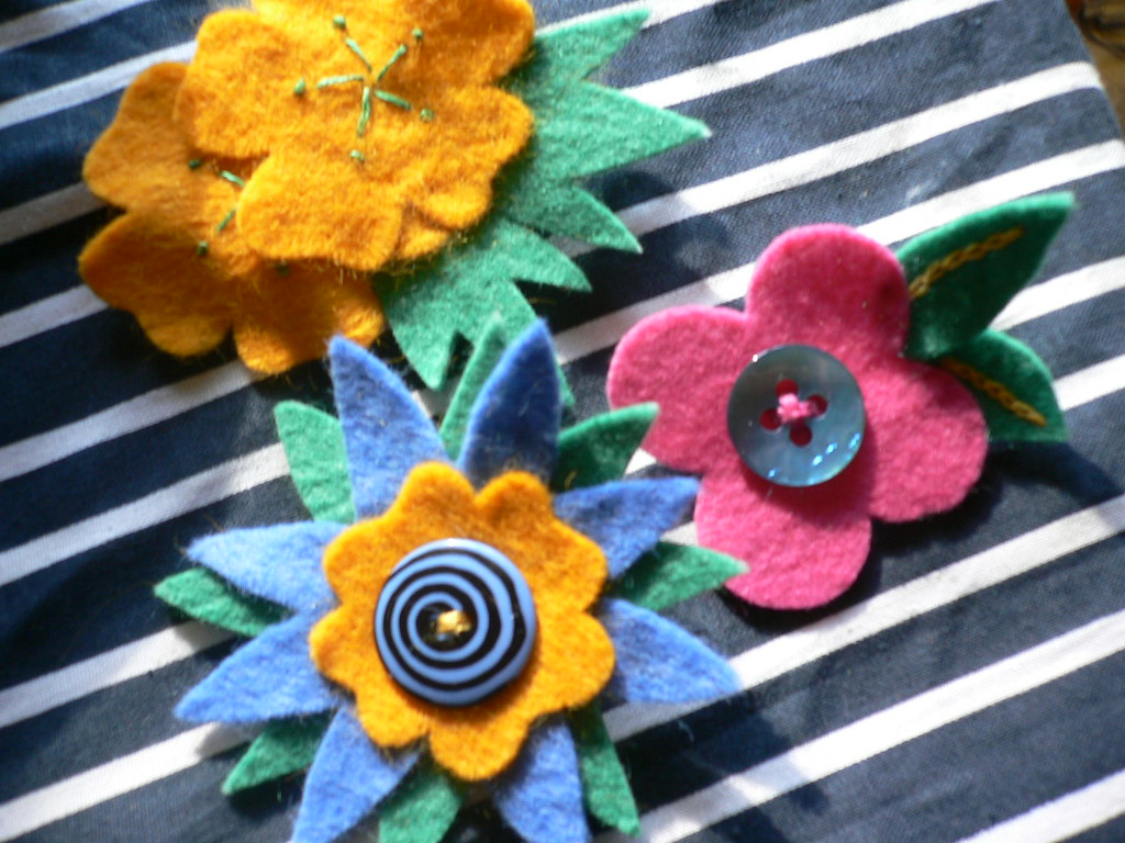 Felt flower pins Spitting Yarn Flickr