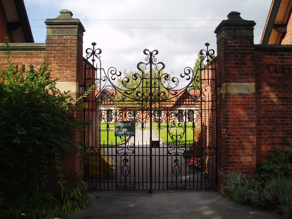 Alms Houses 3 Steve Cadman Flickr