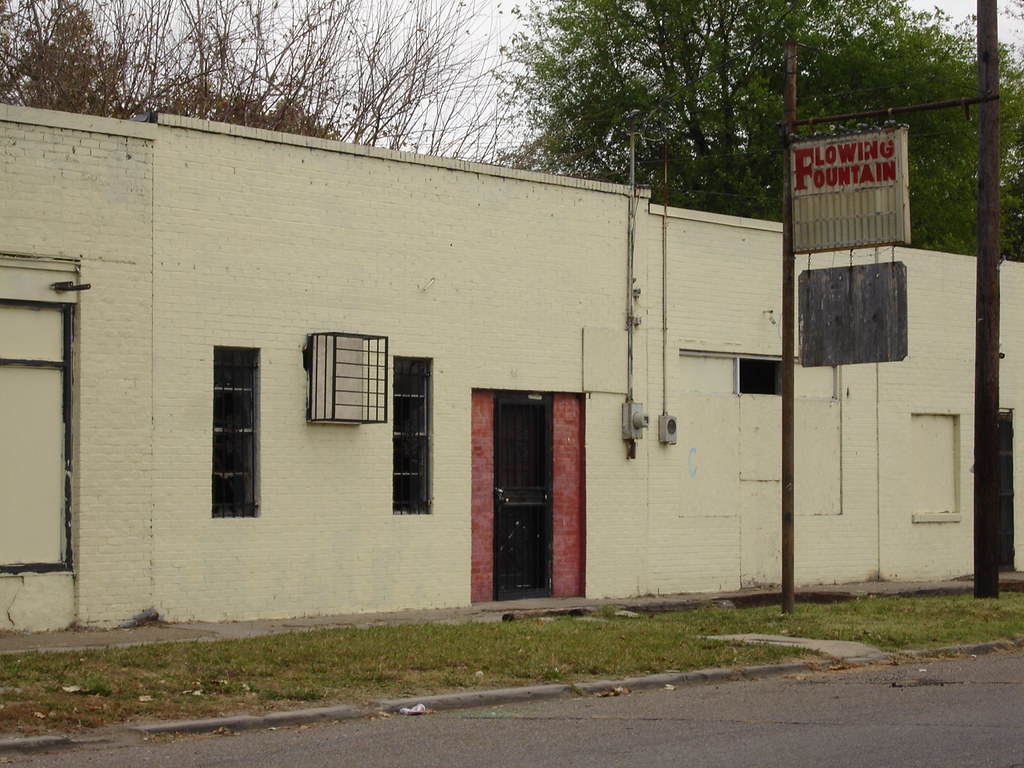 The Flowing Fountain, Greenville MS Famous...famous. Close… Flickr
