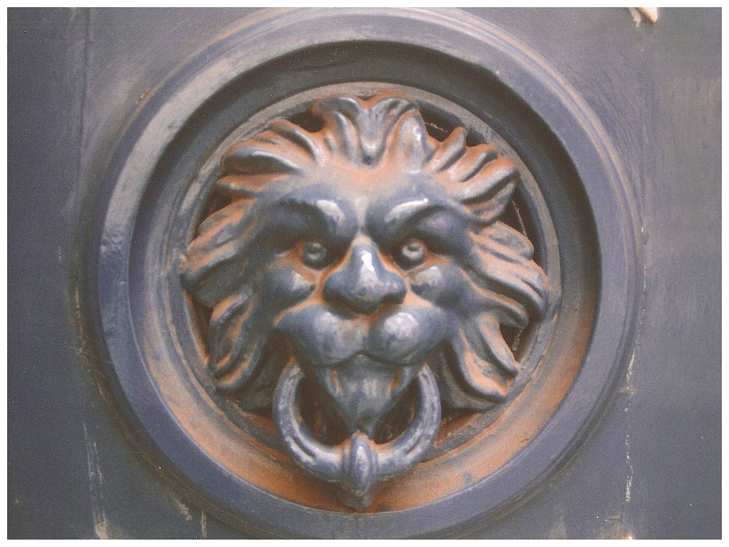 Manchester Police Museum Lion A door knocker on the Manche… Flickr