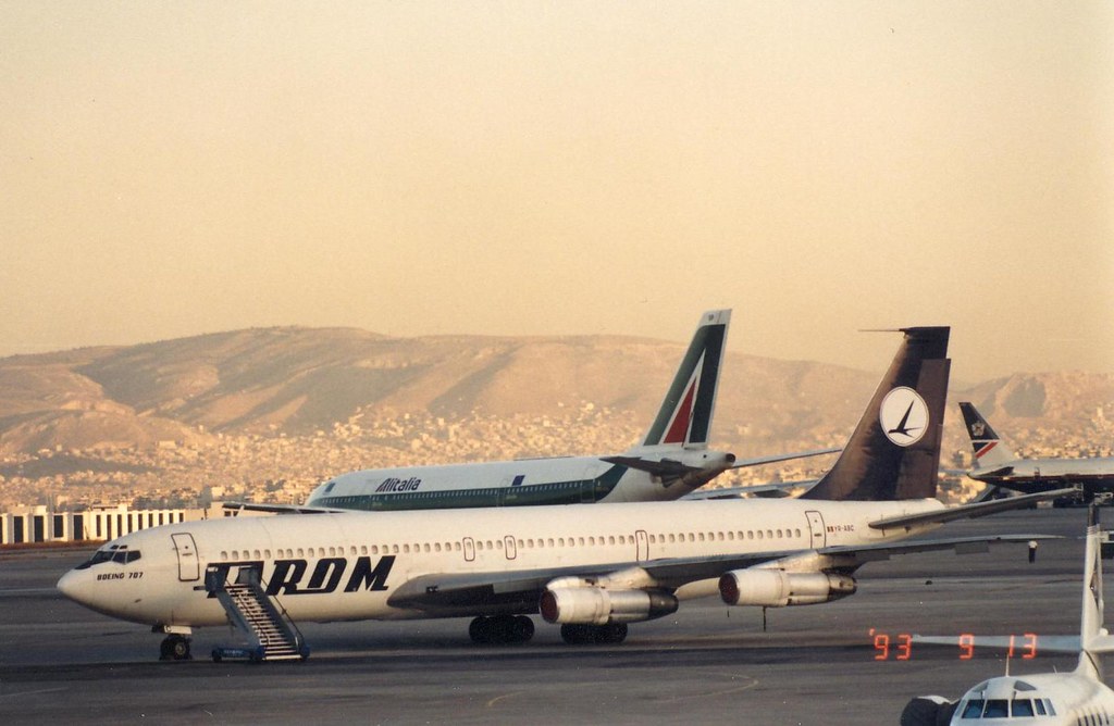 TAROM 707300 YRABC(cn884) Athens Hellinikon airport(clos… Flickr