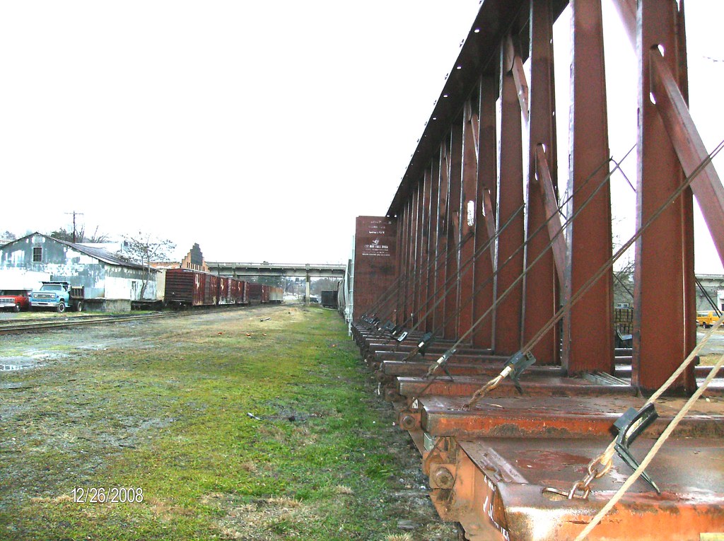 Open Rail Car Elkin NC This is a strange railroad car in t… Flickr
