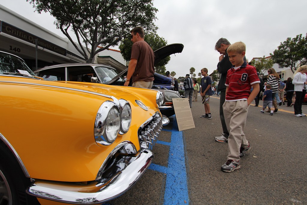 Corvette Bright yellow Corvette at the San Clemente Auto S… Flickr