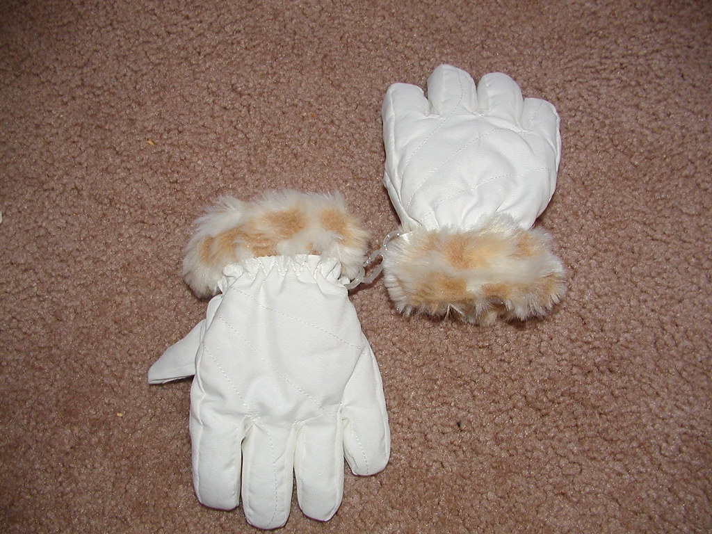 new stuff 004 little girls winter gloves angel_iz_2007 Flickr