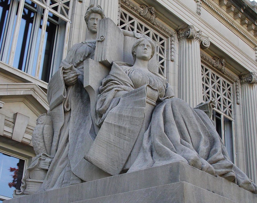 Law and Knowledge Sculpture, Illinois Supreme Court Building