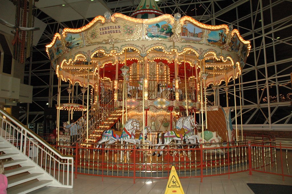 Carousel in Lynnhaven Mall In December of 2013 Lynnhaven M… Flickr