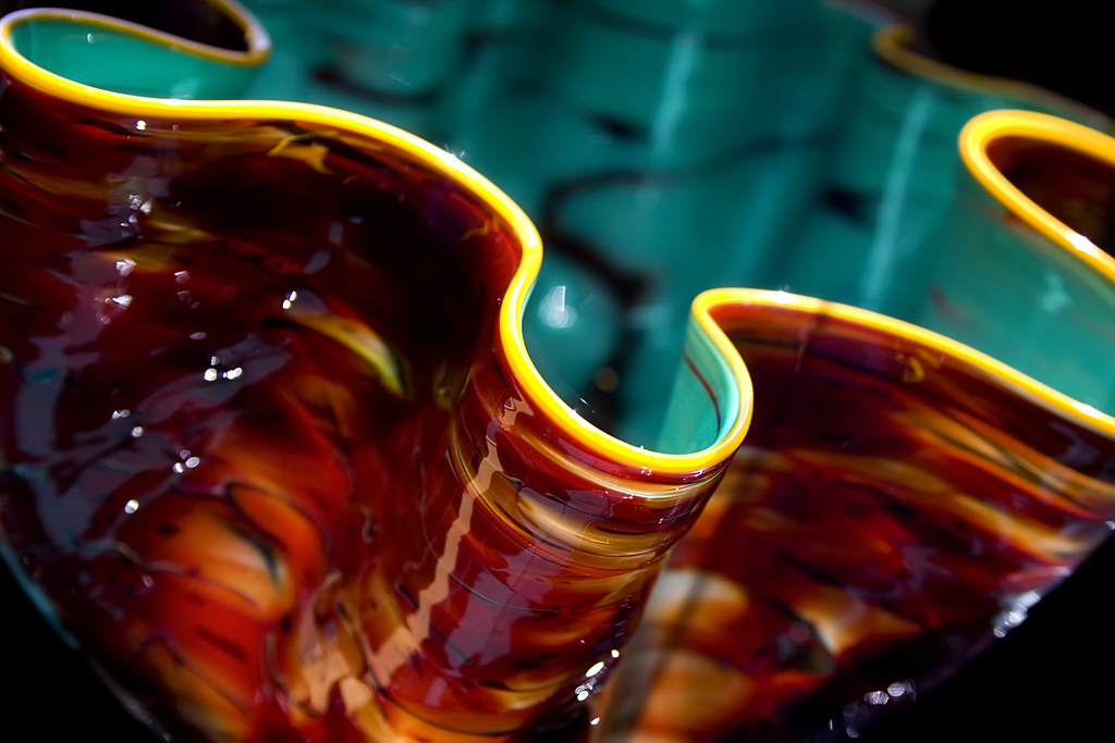 Glass Art A glass bowl at the Oregon Coast Aquarium....thi… Flickr