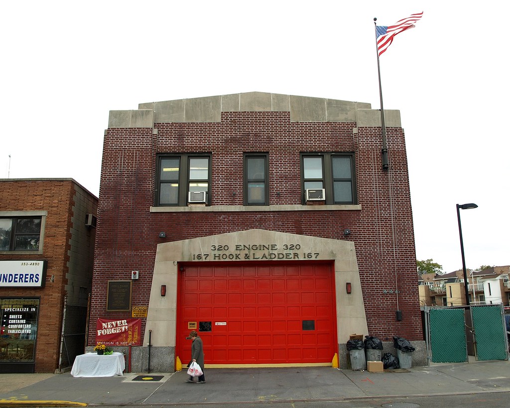 E320 Fdny Firehouse Engine 320 Ladder 167 Bayside Quee Flickr