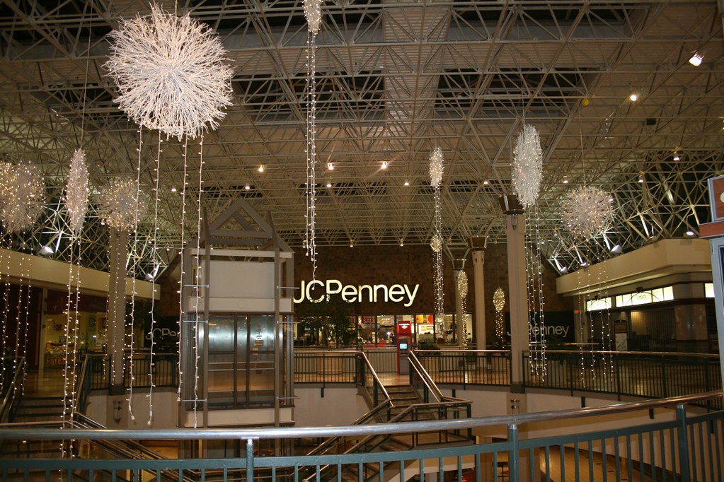 Oxford Valley Mall 2011 The Oxford Valley Mall's holiday d… Flickr