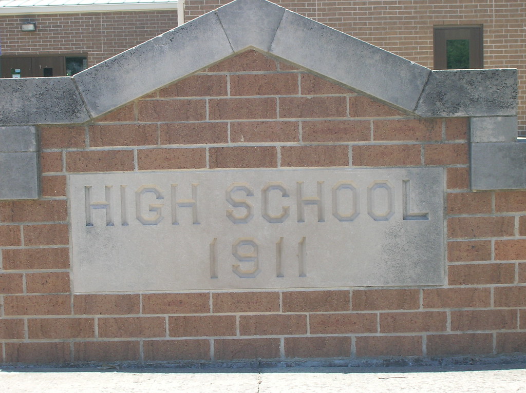 Grover Hill School 1Grover Hill, Ohio Aaron Turner Flickr