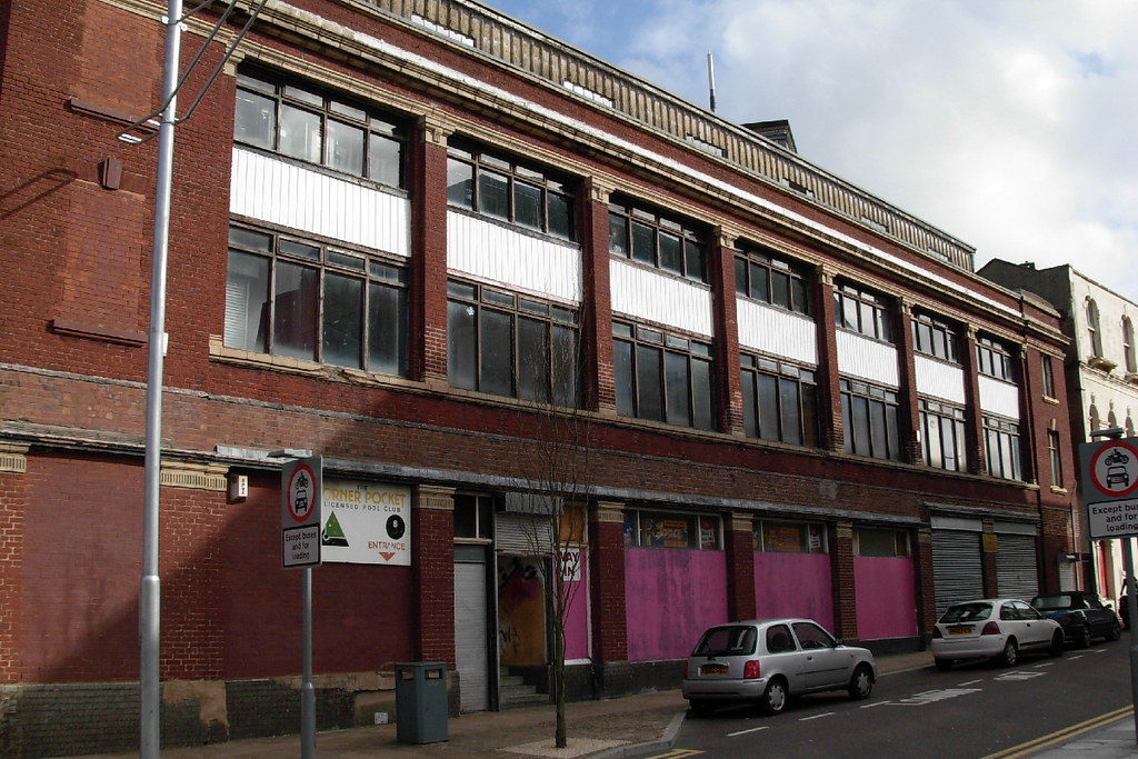 BLACKBURN CARDWELL PLACE (2008) Interesting building on a … Flickr