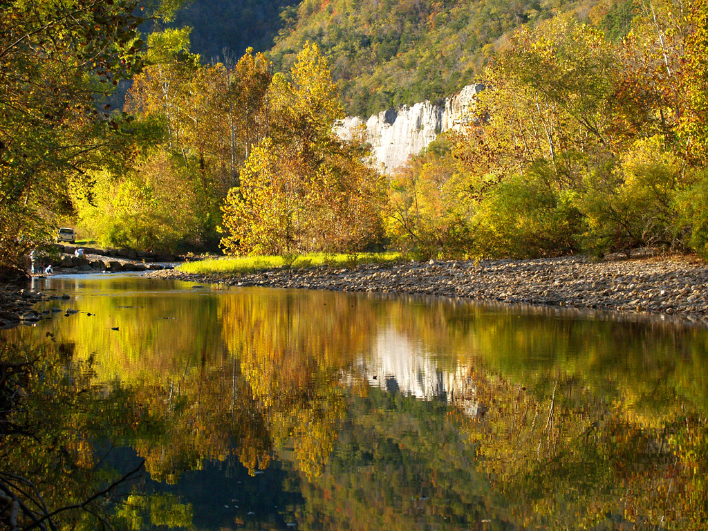 Buffalo River Fall colors reflected in the Buffalo Nationa… Flickr
