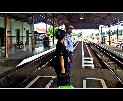 pacar ketinggalan kereta perjalanan bulan lalu naik kereta… Flickr