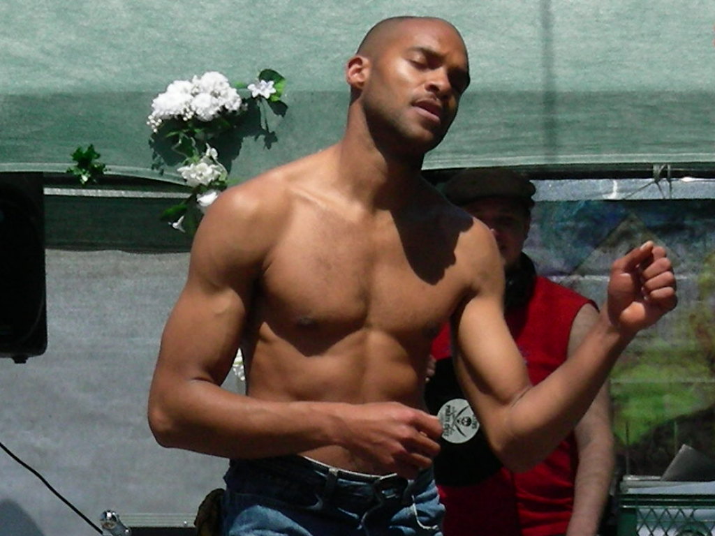 Groovin' Groovin' to the beat on Commercial Drive knightbefore_99