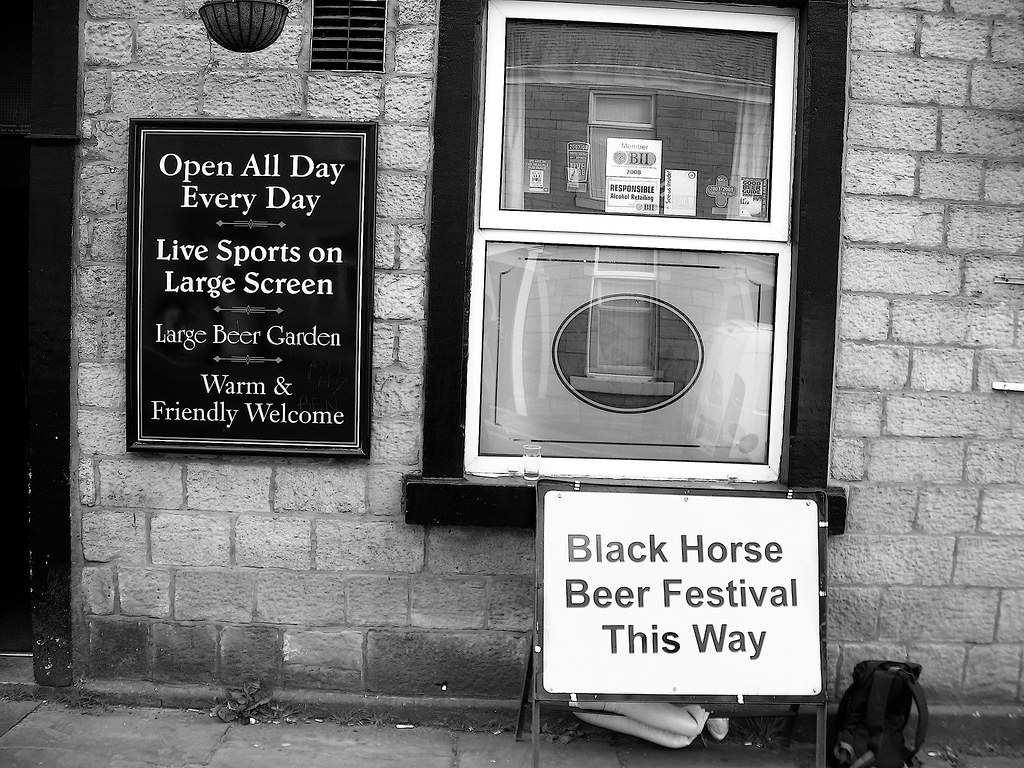 THE BLACK HORSE REDEARTH ROAD DARWEN EAST LANCS EN… Flickr
