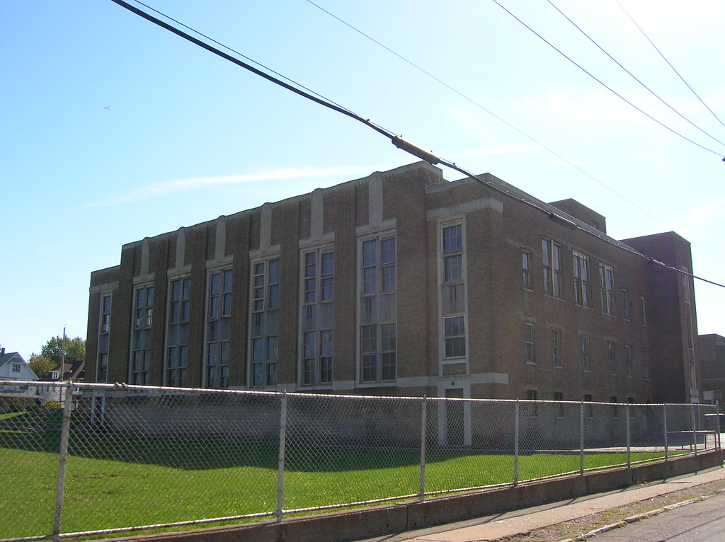 101208 Albert Bushnell Hart Junior High SchoolCleveland,… Flickr
