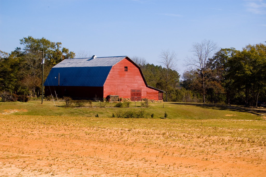 Barn Somewhere between Luverne and Troy, Alabama. I've bee… Flickr
