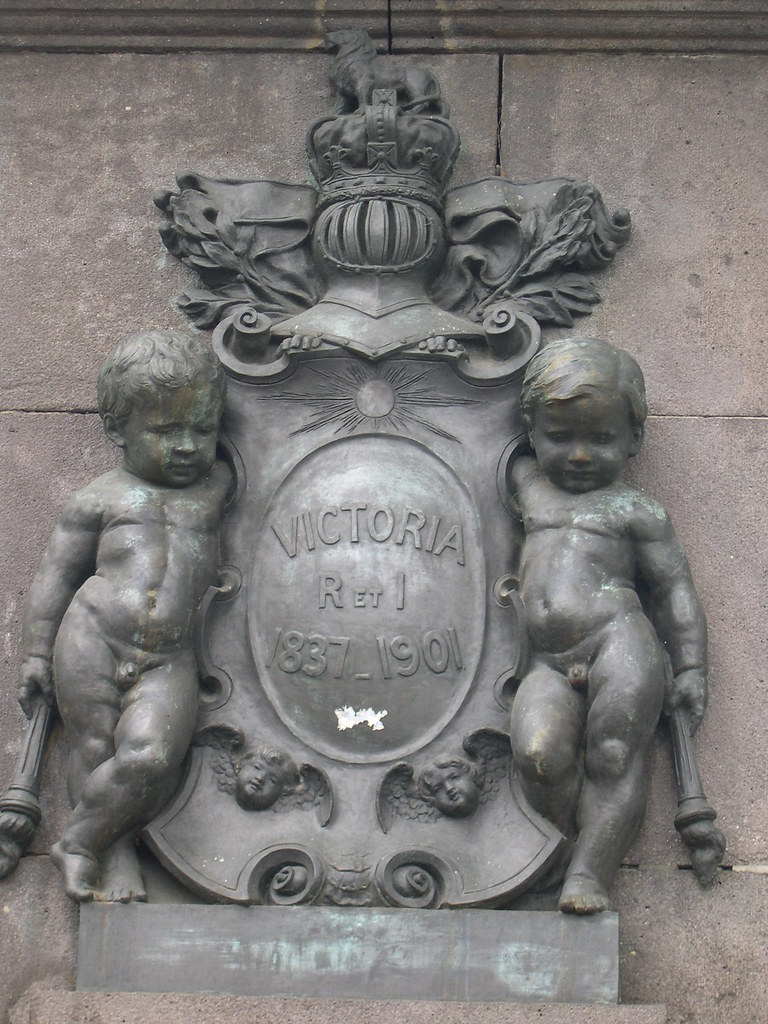 Queen Victoria statue, Queen's Gardens, Dunedin detail of… Flickr