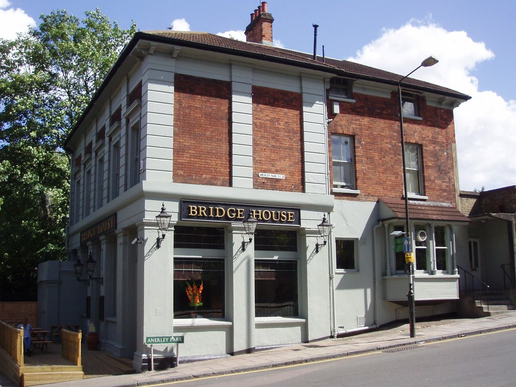 Bridge House, Penge, SE20 A pub by Penge West station, app… Flickr
