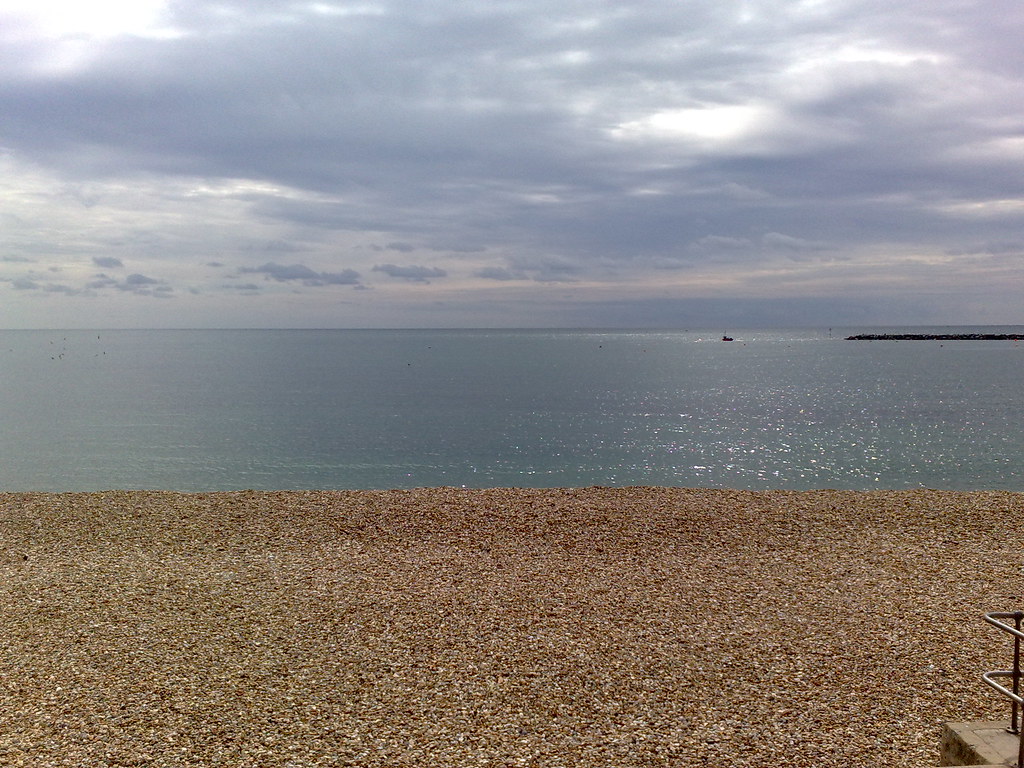 beach at Lyme Regis, Weather Starts Turning Lyme Regis, Do