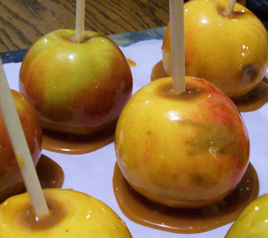 Caramel Apples A classic, and a hit at the CAFP bakesale! … Flickr