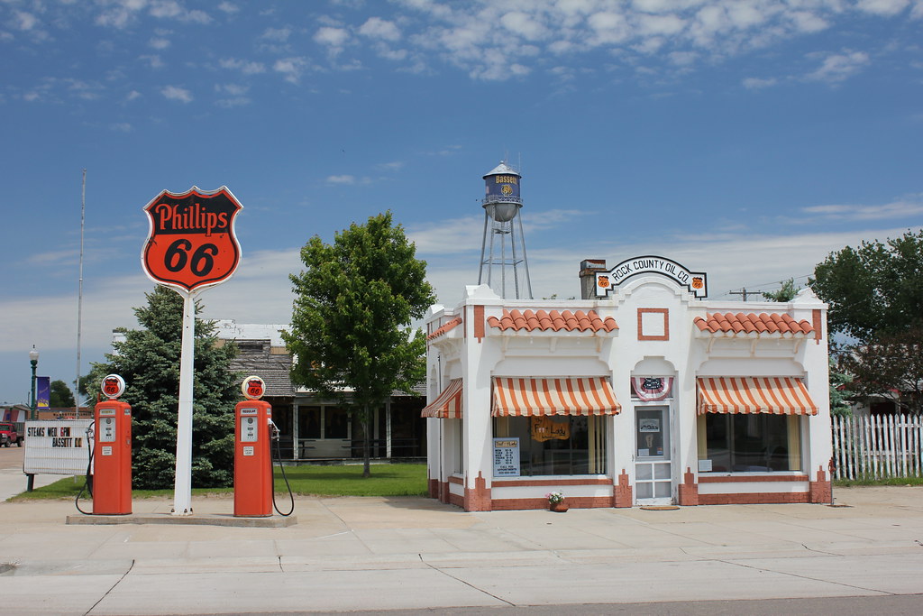 Rock County Oil Co. Station Bassett, NE Constructed in 1… Flickr