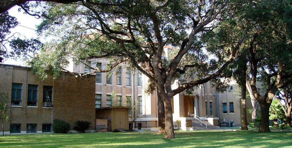 Jim Wells County Courthouse (Alice, Texas) Built in 1912 t… Flickr