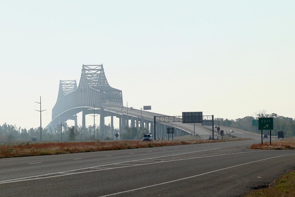 Gramercy Bridge East Bank The Veteran's Memorial Bridge … Flickr