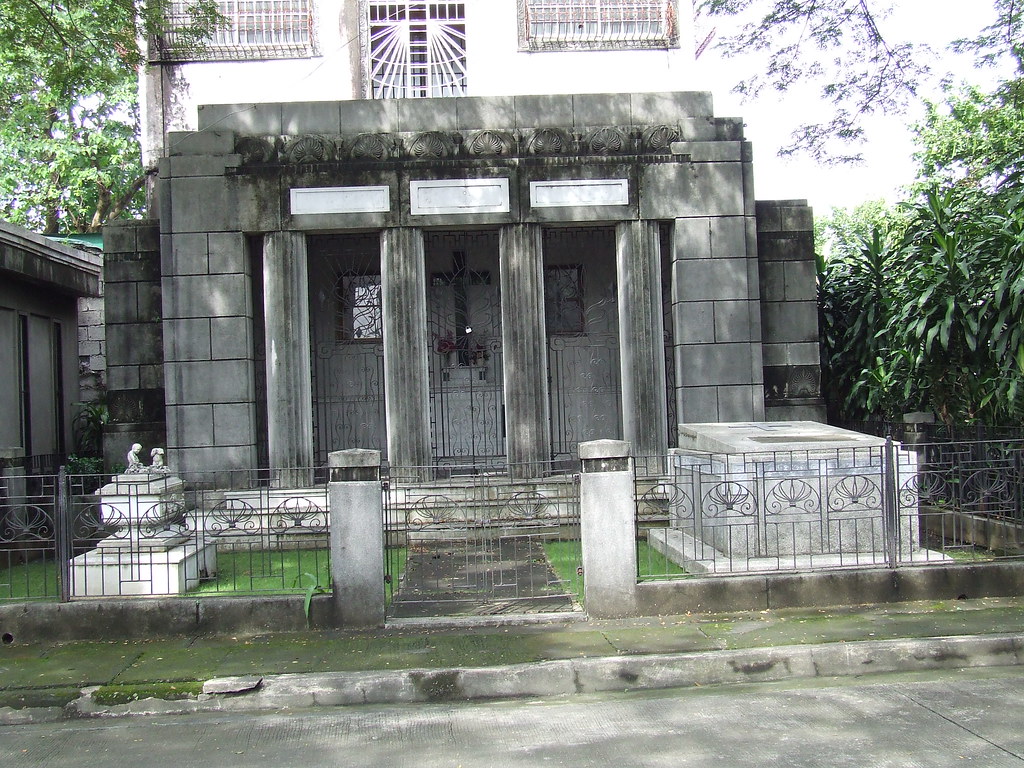 La Loma Catholic Cemetery in Northern Manila 26 Ealonian56 Flickr