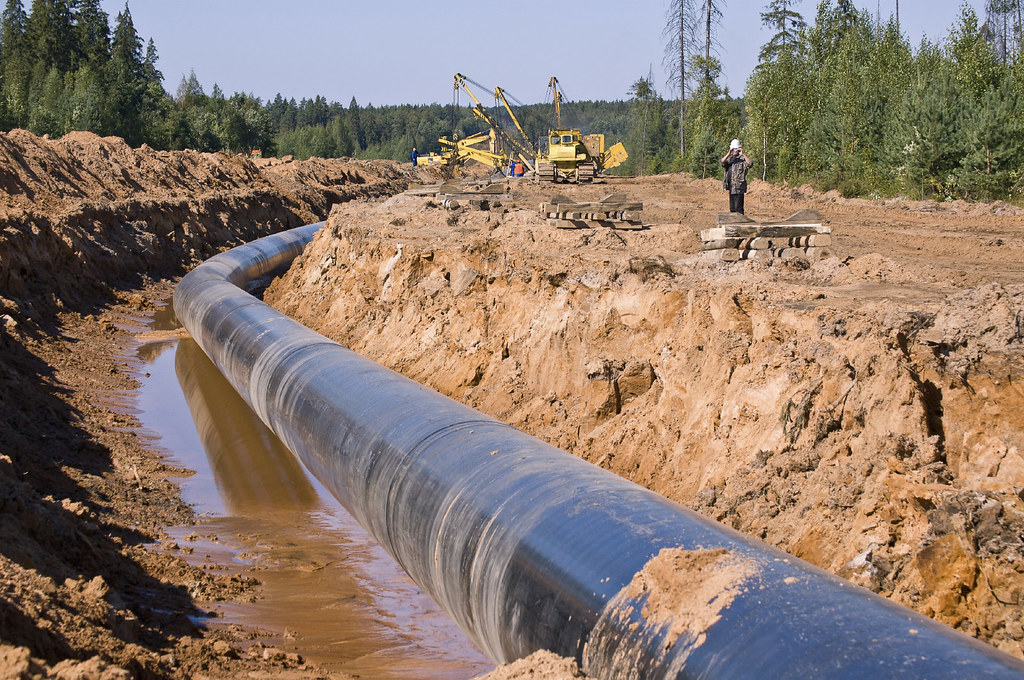 construction of the gas pipeline construction of the pipe … Flickr