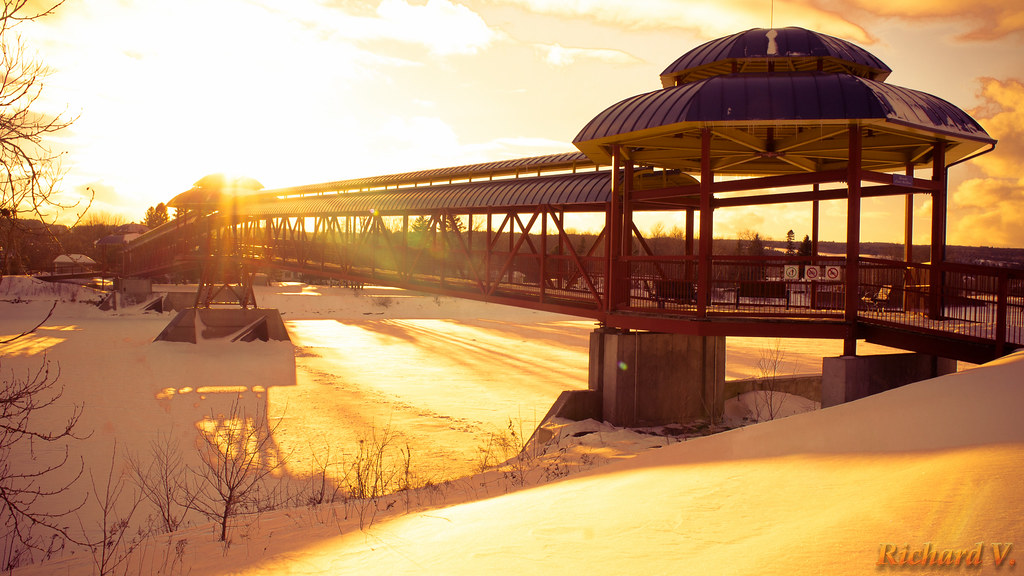 Coucher de soleil Passerelle à de Beauce … Flickr