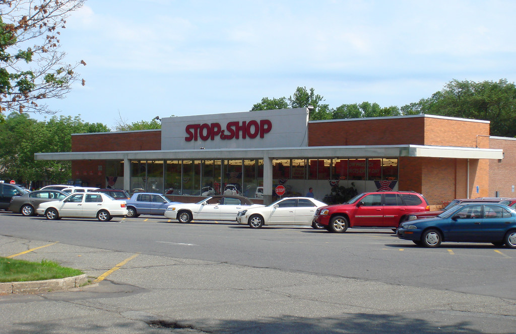Stop & Shop; Unionville, CT This modest Stop & Shop in Uni… Flickr
