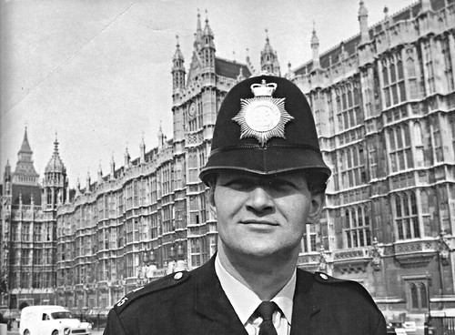 Metropolitan Police Officer, Old Palace Yard, London, SW1 … Flickr