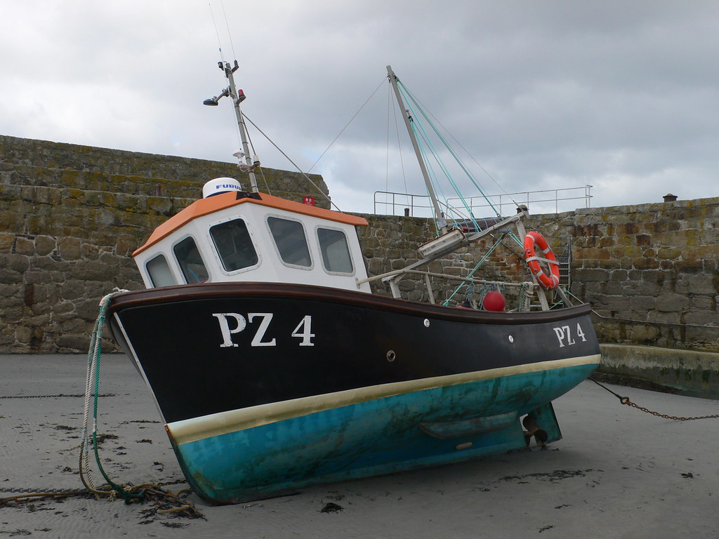 P1010188.JPG Sleeping fishing boat Fergus Jackson Flickr