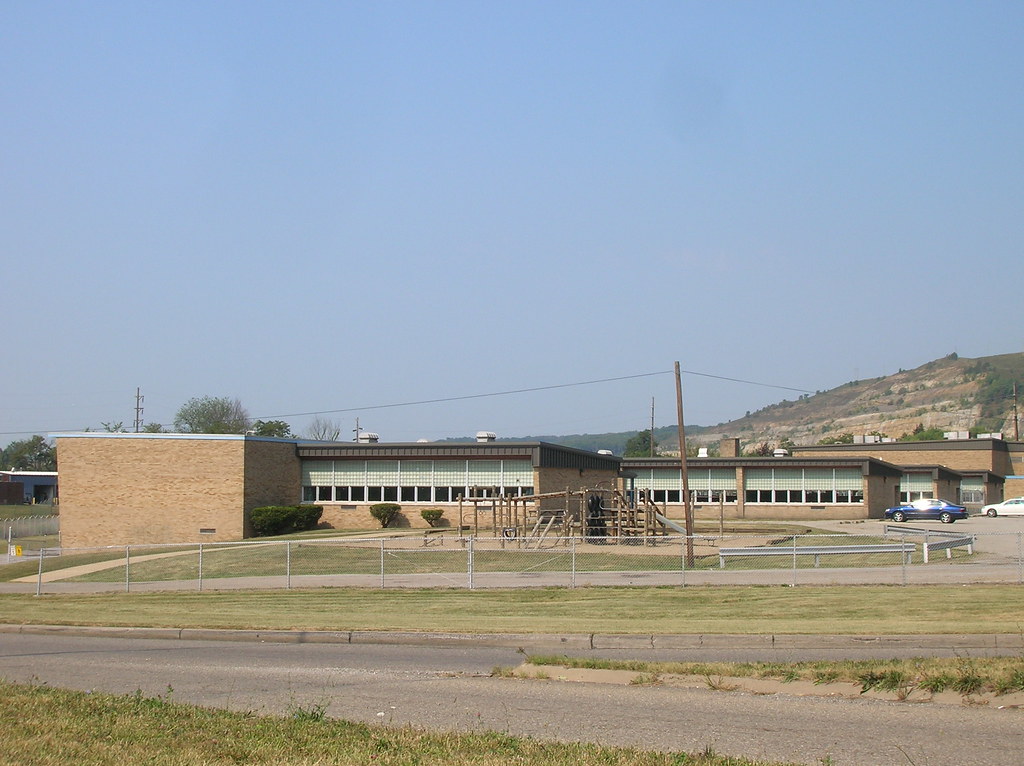 082108 Westgate SchoolEast Liverpool, Ohio (12) Aaron Turner Flickr