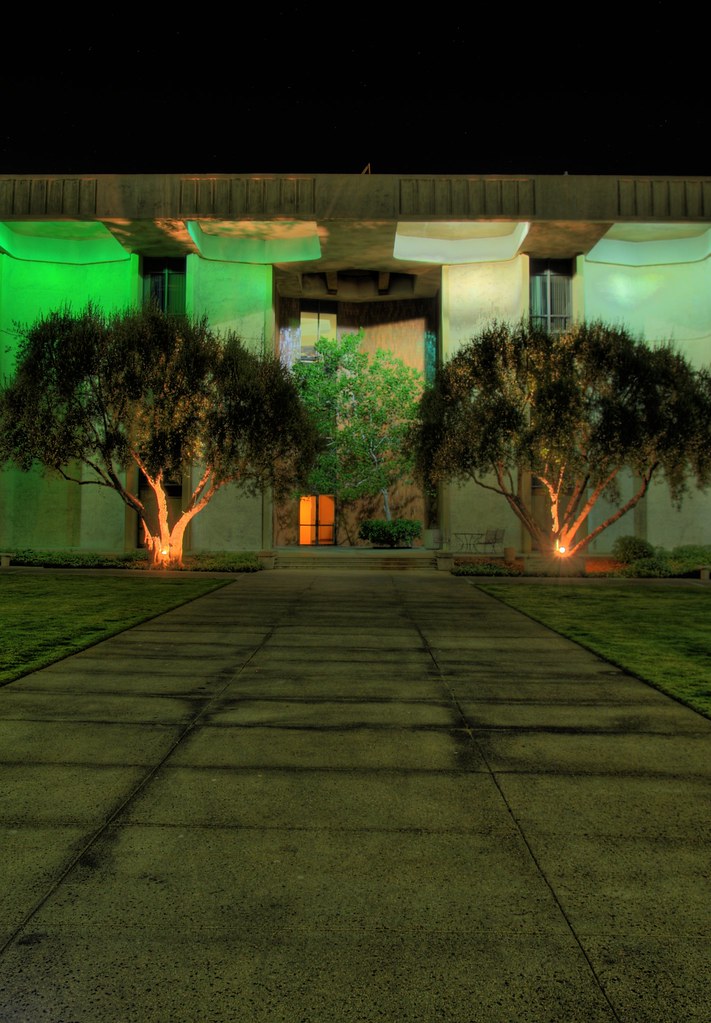 Baxter Hall West view of Baxter Hall from west. Caltech, P… Flickr