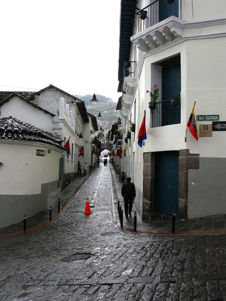 Calle La Ronda Quito, Ecuador Una tarde lluviosa, en la … Flickr