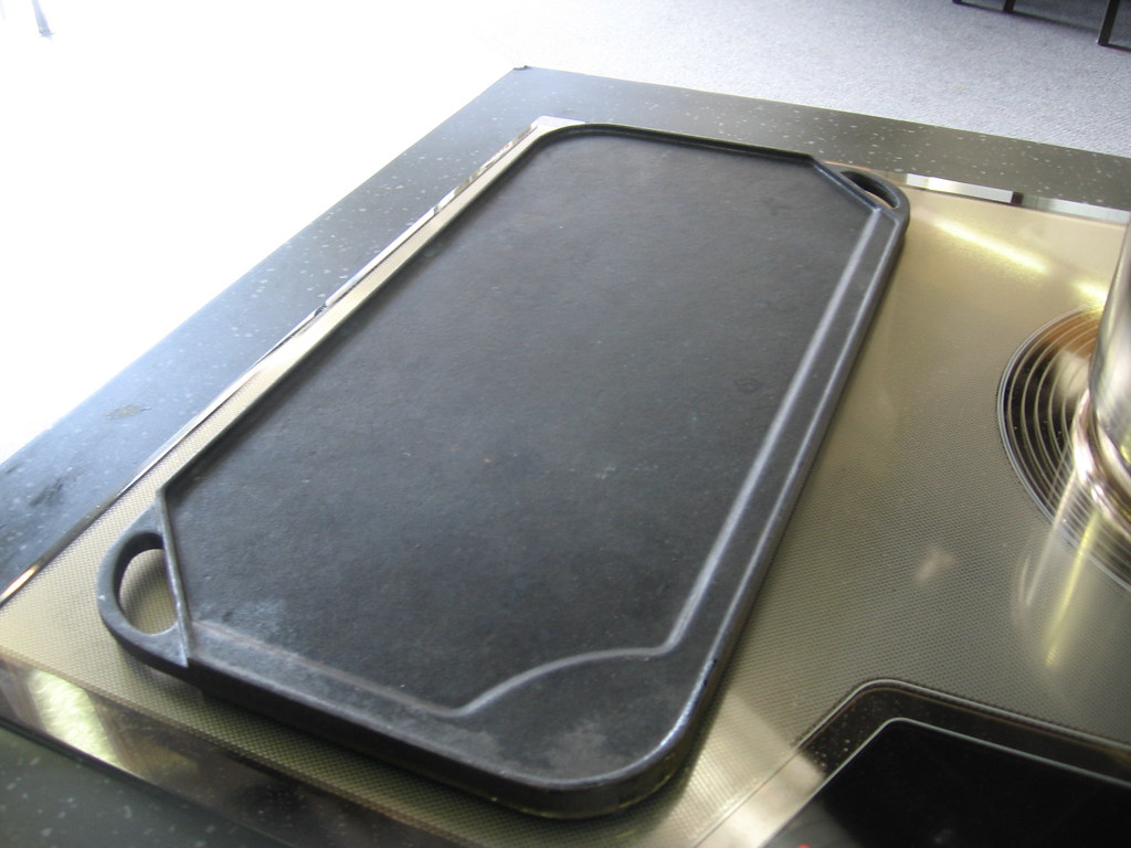 Induction Cooktop Grilling 12 Pancakes, anyone? moralesem2 Flickr