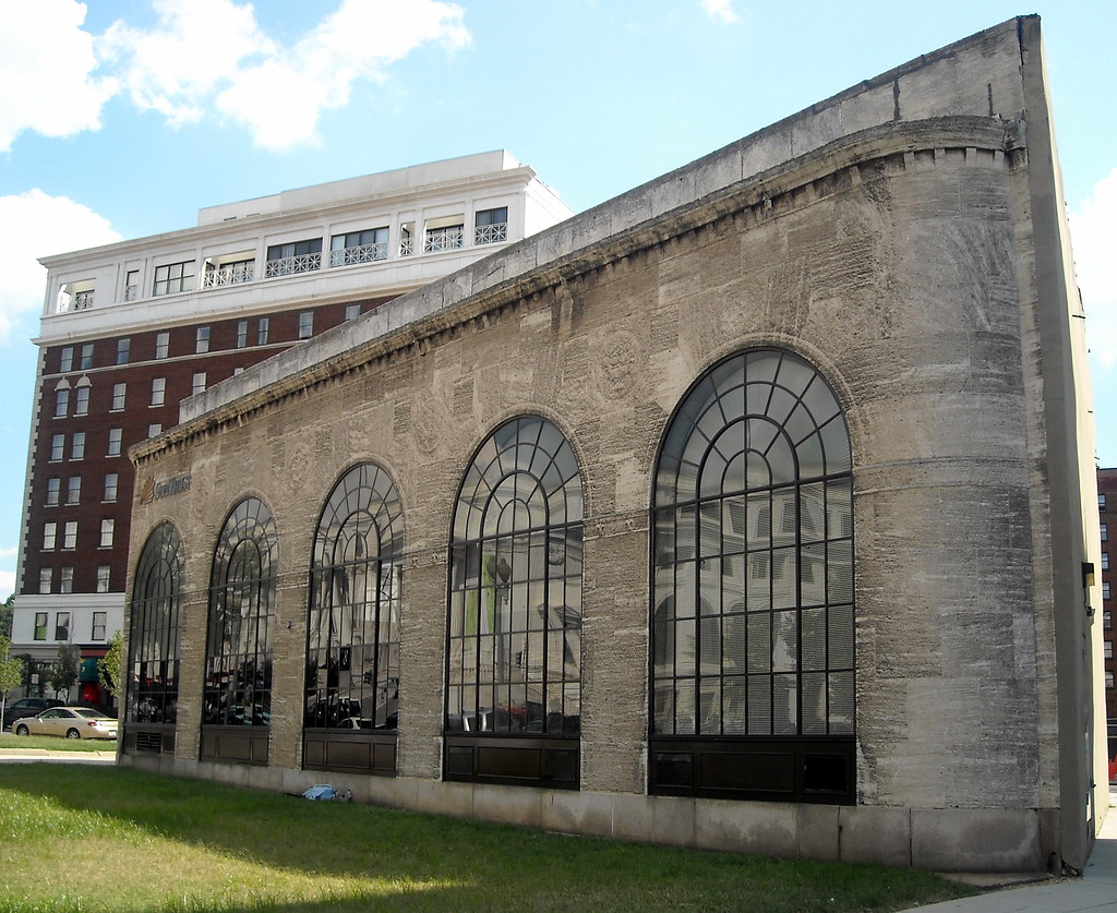 Phoenix Park Hotel and Sun Trust Bank A Sun Trust branch s… Flickr