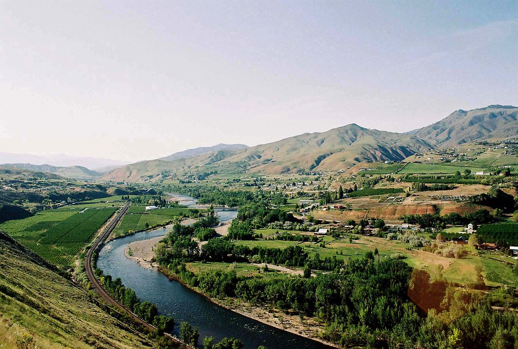 Sunnyslope View from Wenatchee, towards Sunnyslope mutuals4me2 Flickr