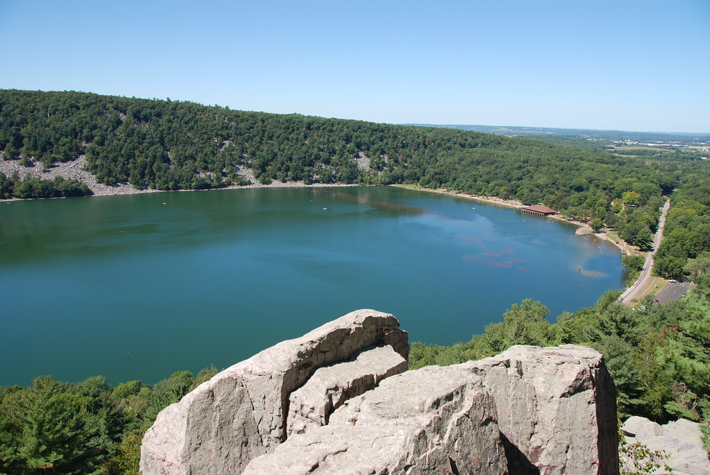 DSC_0231.JPG The North Shore Beach at Devil's Lake State P… Flickr