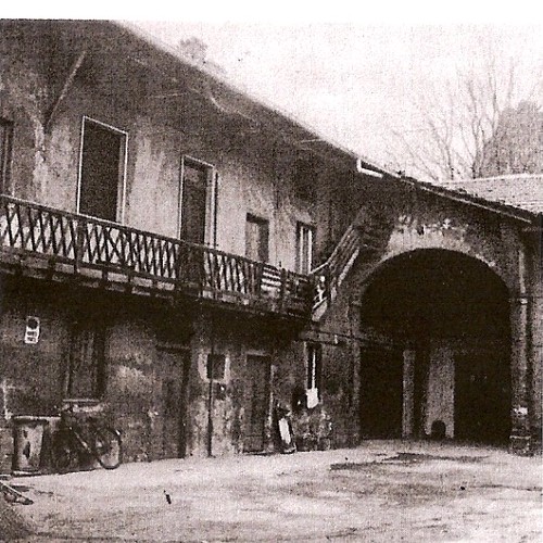 La vecchia corte La corte prima delle ristrutturazioni di … Flickr