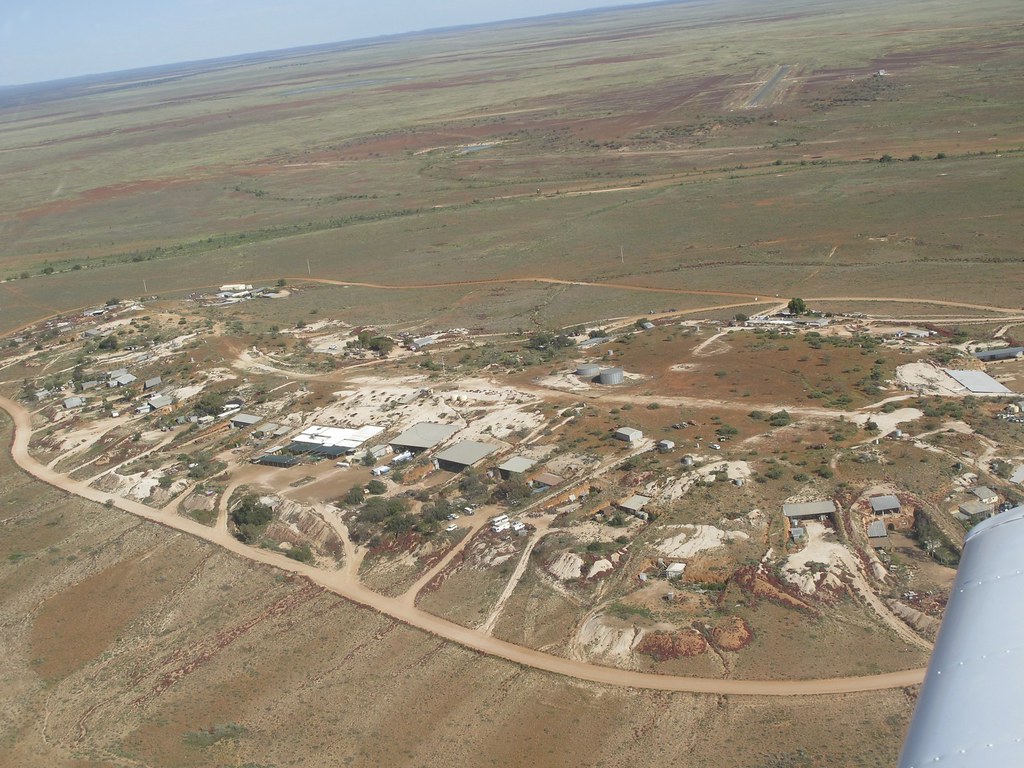 White Cliffs, NSW A variety of dugouts and other buildings… Gene