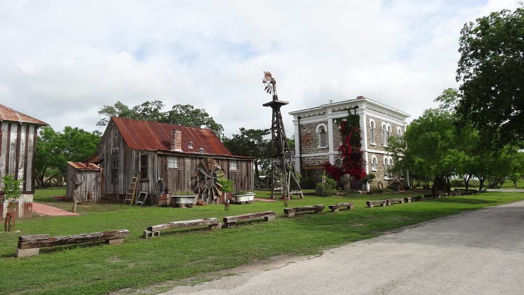 Oakville, TX8 Oakville, TX (Live Oak County) Arriving in t… Flickr