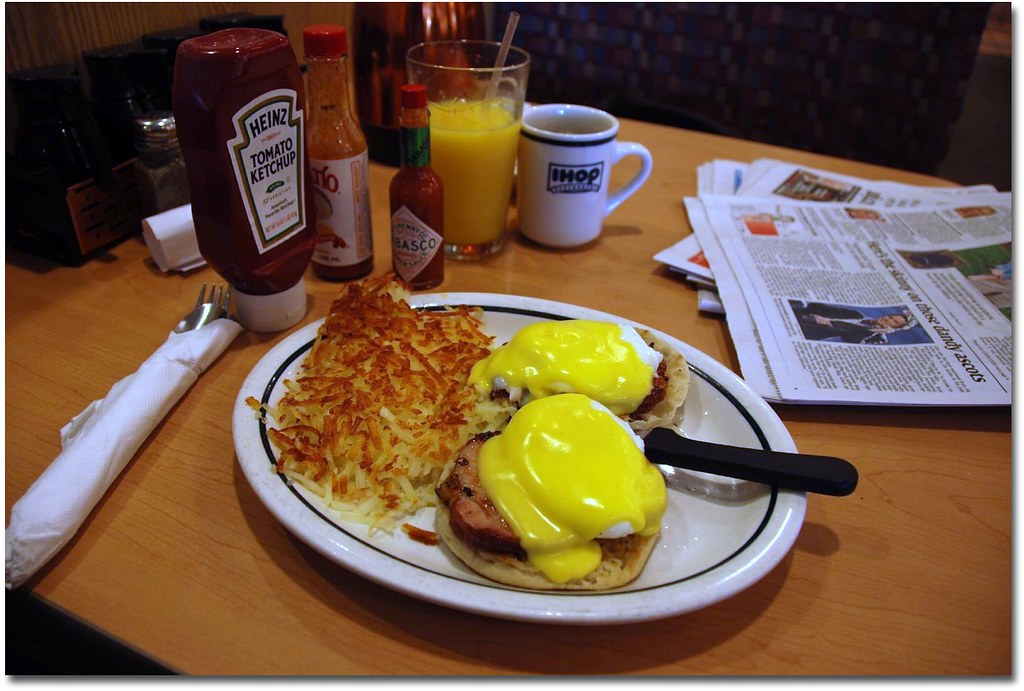 Eggs Benedict at IHOP English muffin & eggs with Hollandai… Flickr