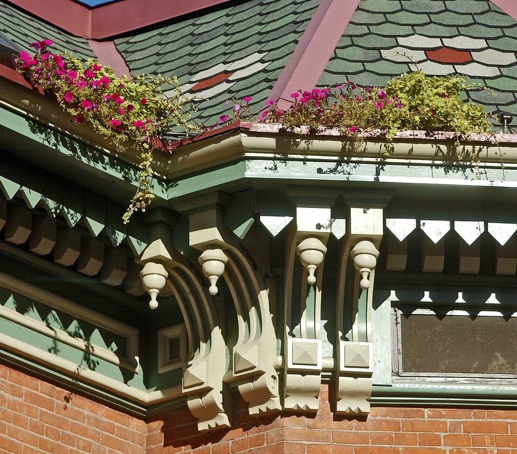 Historic Homes of Quincy, IL This home on the corner of 14… Flickr