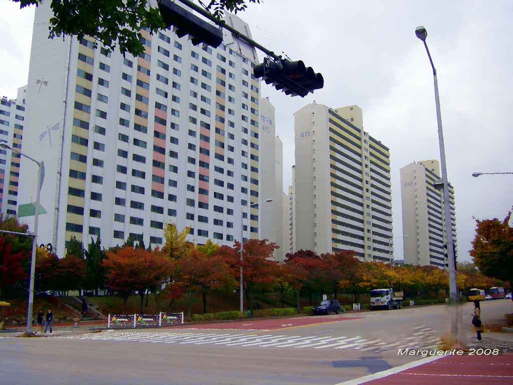Crossing to the apartments Daejeon Korea Ladymaggic Flickr