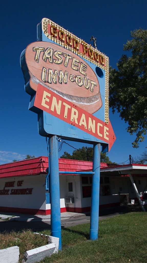 Tastee Inn, Lincoln, NE, October, 2008 Maggie Osterberg Flickr