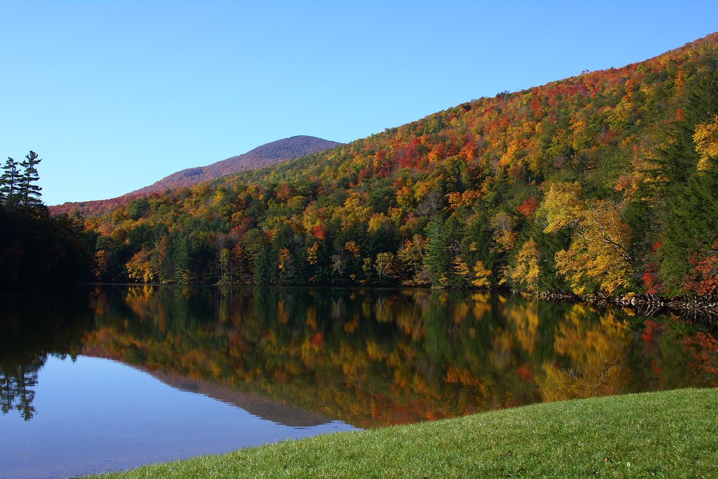 Emerald Lake. VT. nikhil_hegde Flickr